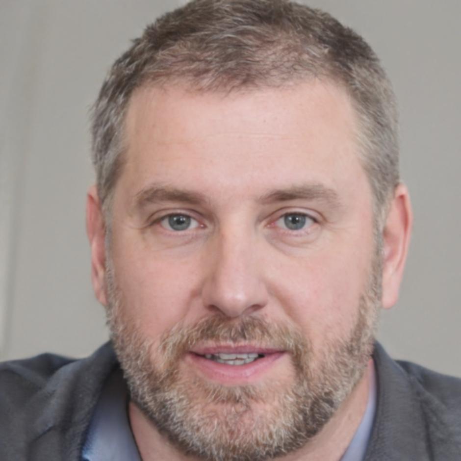 Carlos Mendoza, Director Financiero